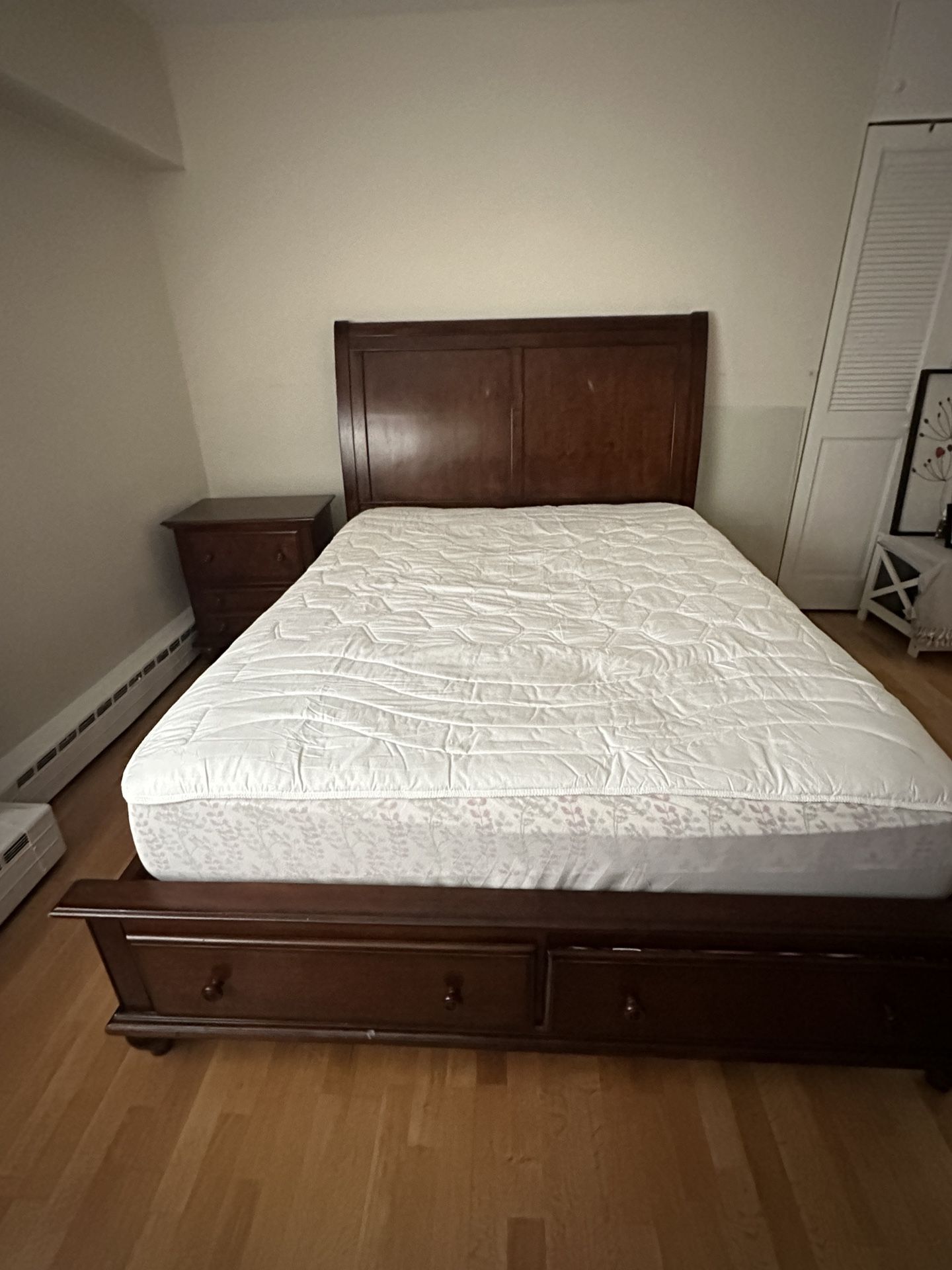 3 piece Queen sized bed (Bed, nightstand and dresser with mirror; Hardwood; negotiable)