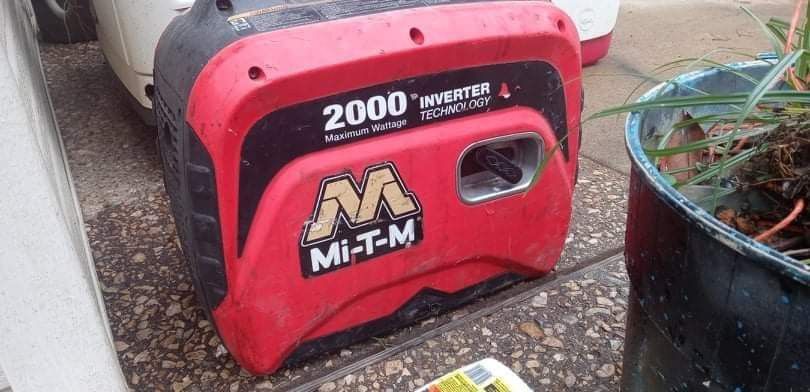 MI-T-M 2000 Maximum Wattage Generator 