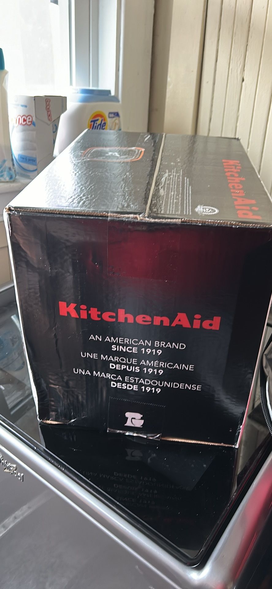 New In Box Kitchen Aid K400 Blender