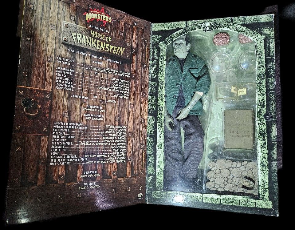 2001 UNIVERSAL STUDIOS MONSTERS, SIDESHOW, 12" FIGURE HOUSE OF FRANKENSTEIN, NIB