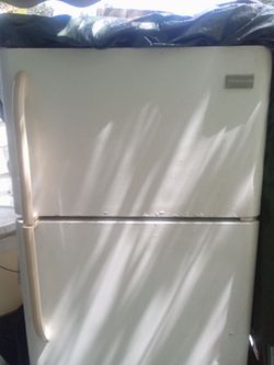 Frigidaire Refrigerator 18 cubic foot
