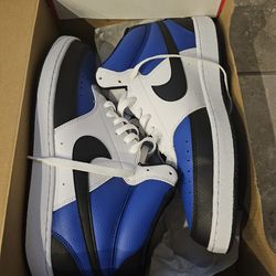 Nike 11.5 size mens shoes