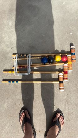 Wooden Croquet Set – 4 Mallets, Balls, Hoops & Rack