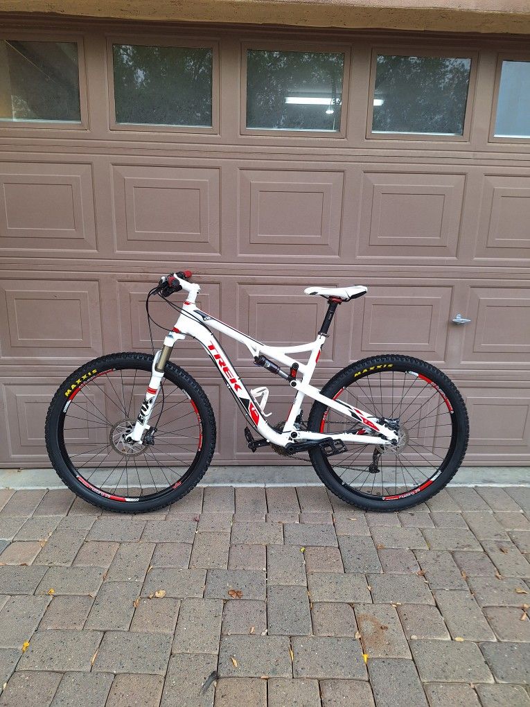 TREK SUPERFLY 29 ER FULL SUSPENSION MOUNTAIN BIKE ( CHECK MY OTHER BIKES)