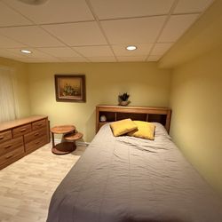 ★★★★★  Natural Wood Solid Oak 5-piece Full Size Bedroom Set - $ 690