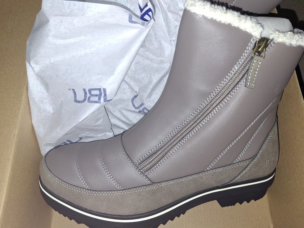 Snow Boots Size 10 Woman New