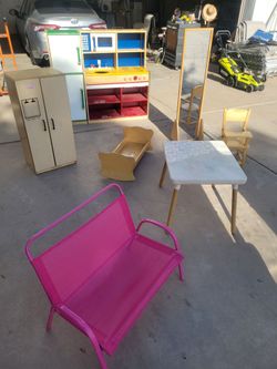 Kids play kitchen and other things 50 takes it all