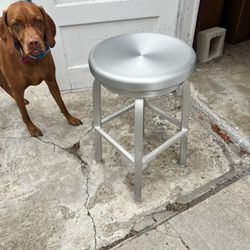 RH Single Metal Stool 