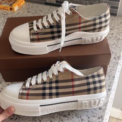 Burberry Converse shoes SIZE 9