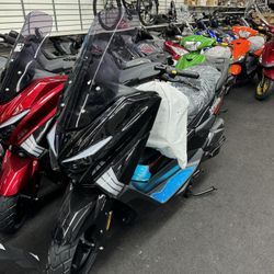 Brand New Interpid 200cc Gas Scooter 