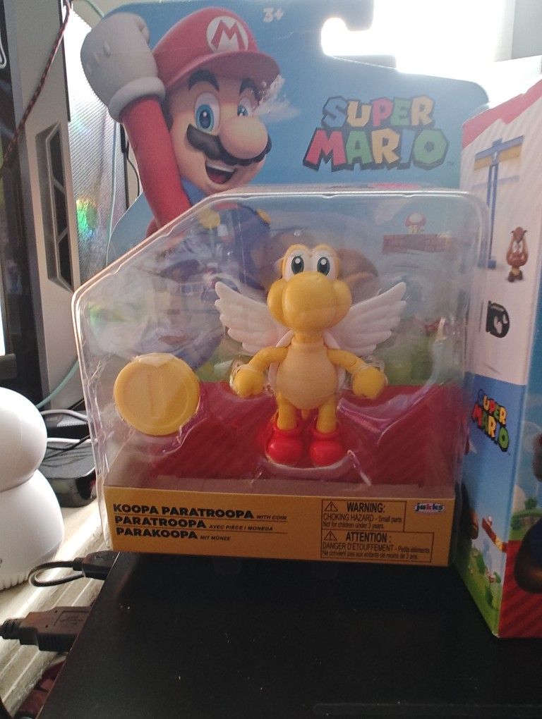 Super Mario Koopa Paratroopa With Coin