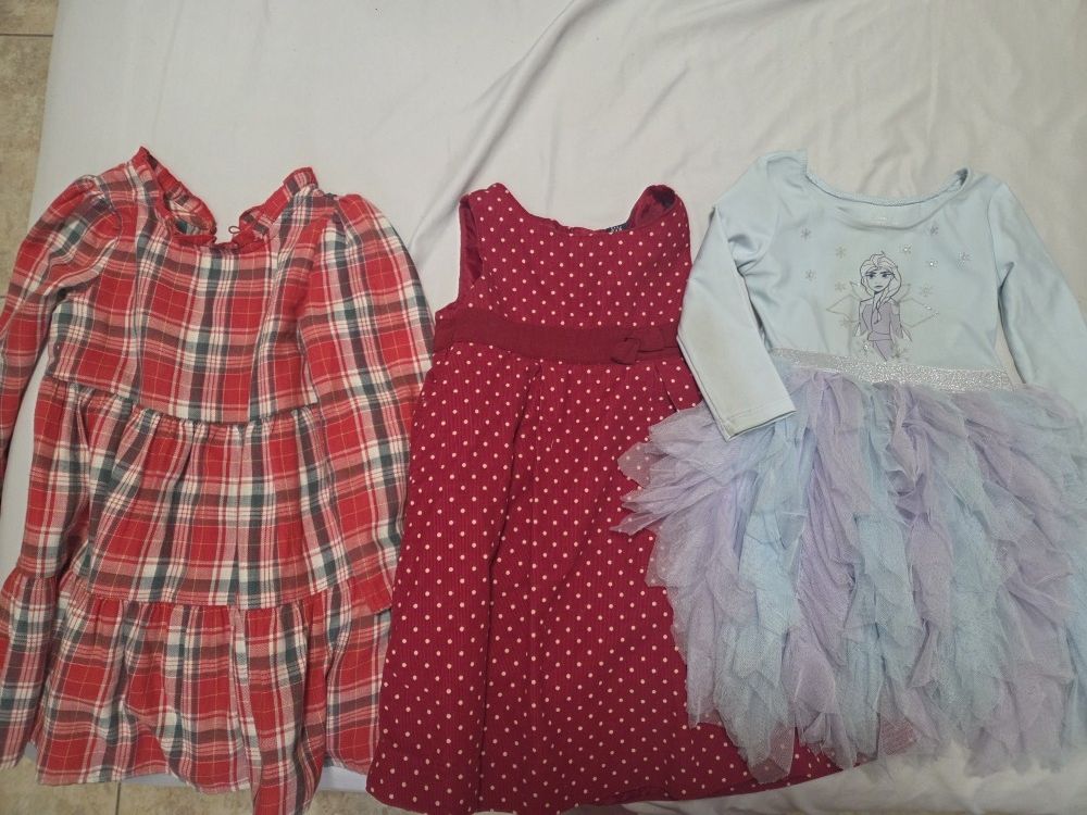 Girl's Outfits, Size 2T & 3T, excellent conditions $5 Each