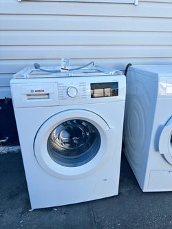 Bosch 300 Series Compact Washer & Dryer Set – Stackable / Ventless