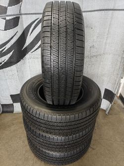 265/70r17 "Near Brand New" Vredstein Pinza HT Tires