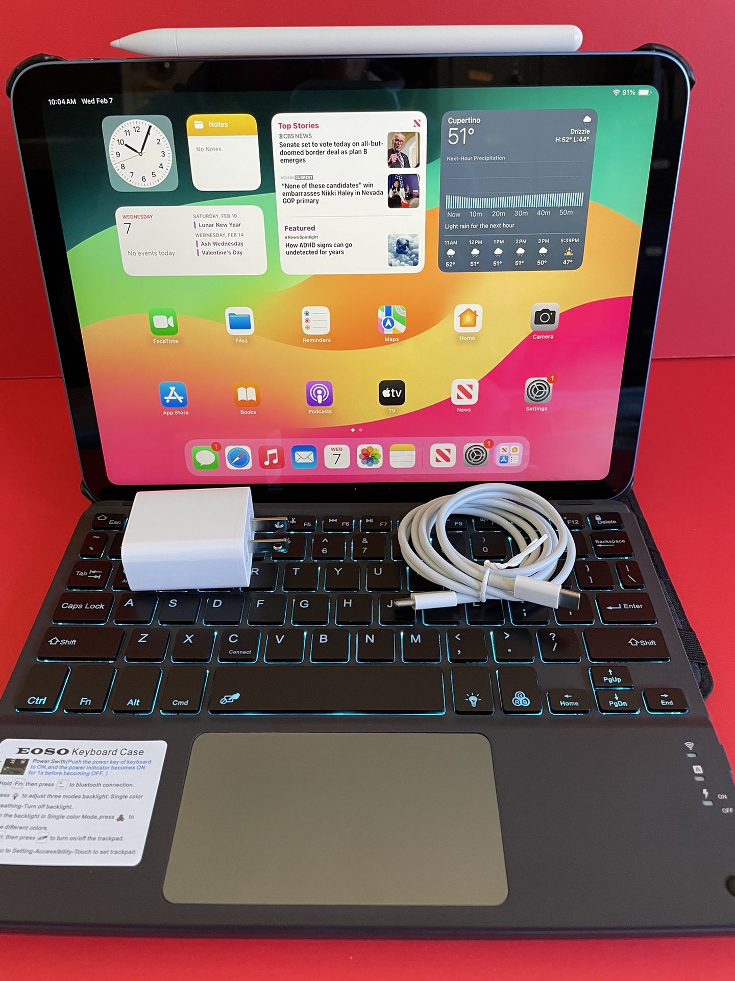 256gb Apple IPad 10th Generation (10.9” Liquid Retina / Latest 2022 model) with pen keyboard case & Accessories (warranty 10/ 2024)