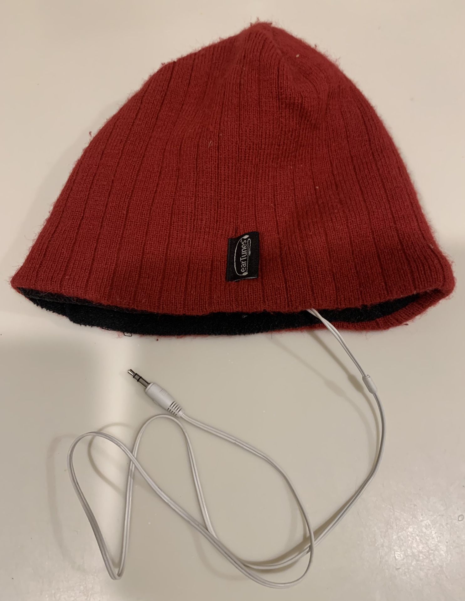 Ear Tunes HAT WITH BUILT-IN HEADPHONES PLUGS INTO ANY MP3 PLAYER hat has a black fleece lining. Keep your head and ears warm while listen to your favo