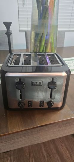 Black+Decker 4-Slice Stainless Steel Toaster