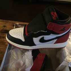 New Kid’s Air Jordan 1 Retro High OG size 4Y/5.5W