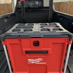 Milwaukee PACKOUT 19 in. Rolling Drawer Tool Box – Nueva