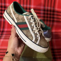 Gucci Sneakers Women 