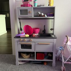 KIDS KITCHEN FOR SALE