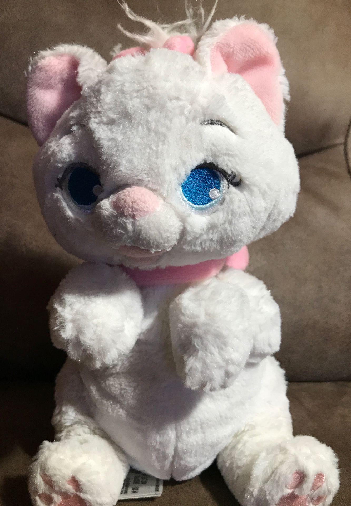 10.5” Arista cat stuffed animal