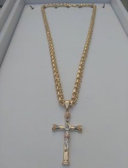 14k Beautiful Chino link chain with cross