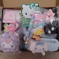 Hello Kitty And Friends Mystery Self Box