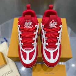 lv Skates Size 10 