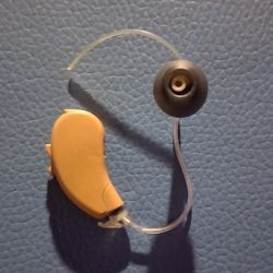 Hearing Aid Only One Piece Tested Working 