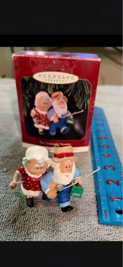 CA. HALLMARK GONE FISHING ORNAMENT . THE CLAUSES ON VACATION