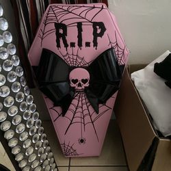 Dollskill Coffin 