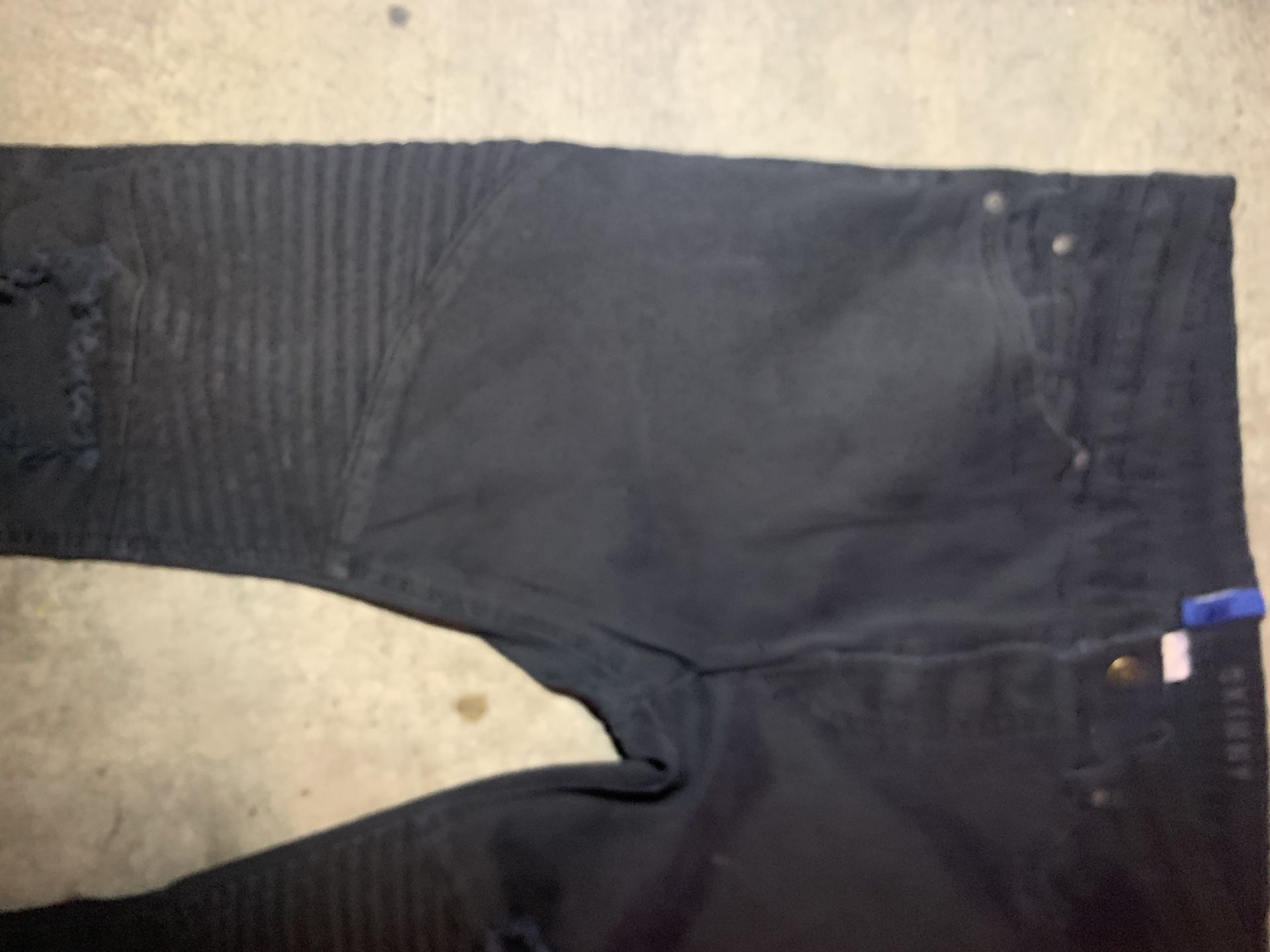 Regular Black Jeans With Rips And Patterns