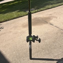 PENN Squall 2 LW Size 20 + 7’ Squall 2 Surf Rod