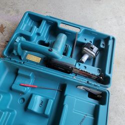 Makita Chainsaw And Battery No Charger