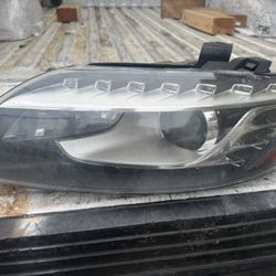 2010  &  2015 Audi Q7 Headlights For Sale 