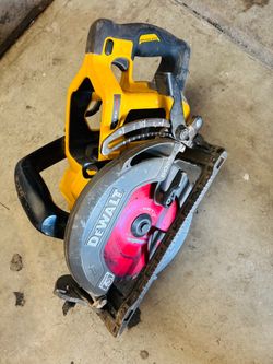 Saw dewalt