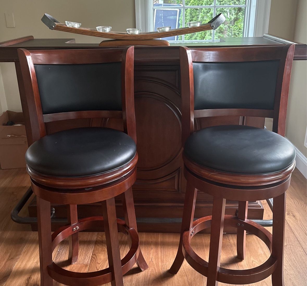 Raymour And Flanigan Bar Set With