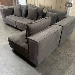Modern, low-profile modular sectional Couch