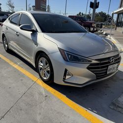 2019 Hyundai Elantra 