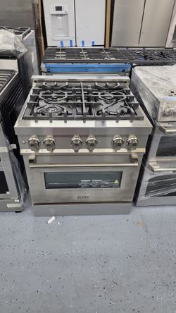 Brand new  Z line 30 in dual fuel gas range 