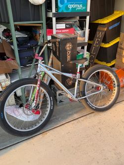 Se bike fat quad (Chrome and red Will trade for a e-bike)