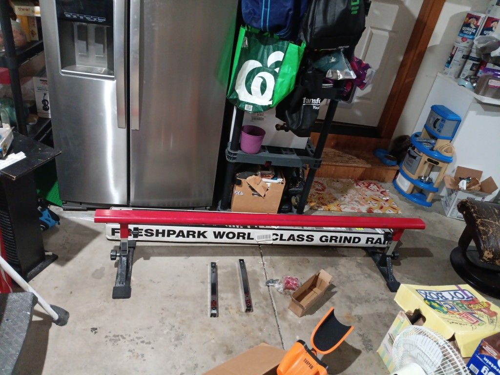 Skate Grind Rail - Freshpark for Sale in Bothell, WA - OfferUp