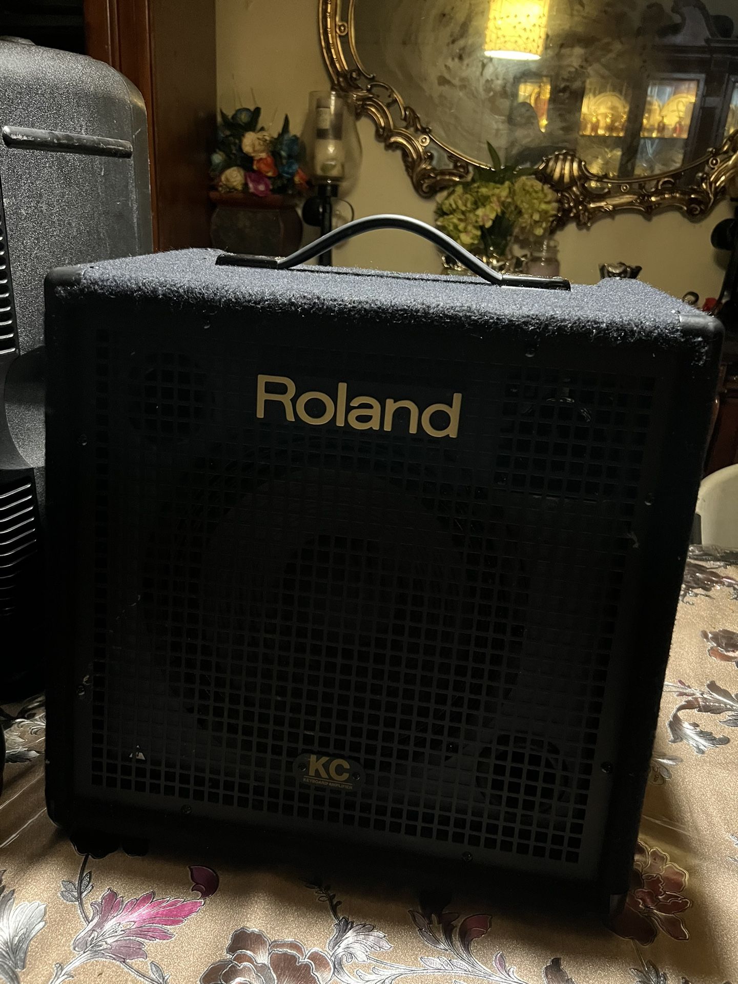 Roland KC350