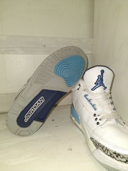 Air Jordan 3 Retro UNC