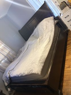 King bed frame