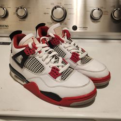 Jordan 4 Fire Red Size 8