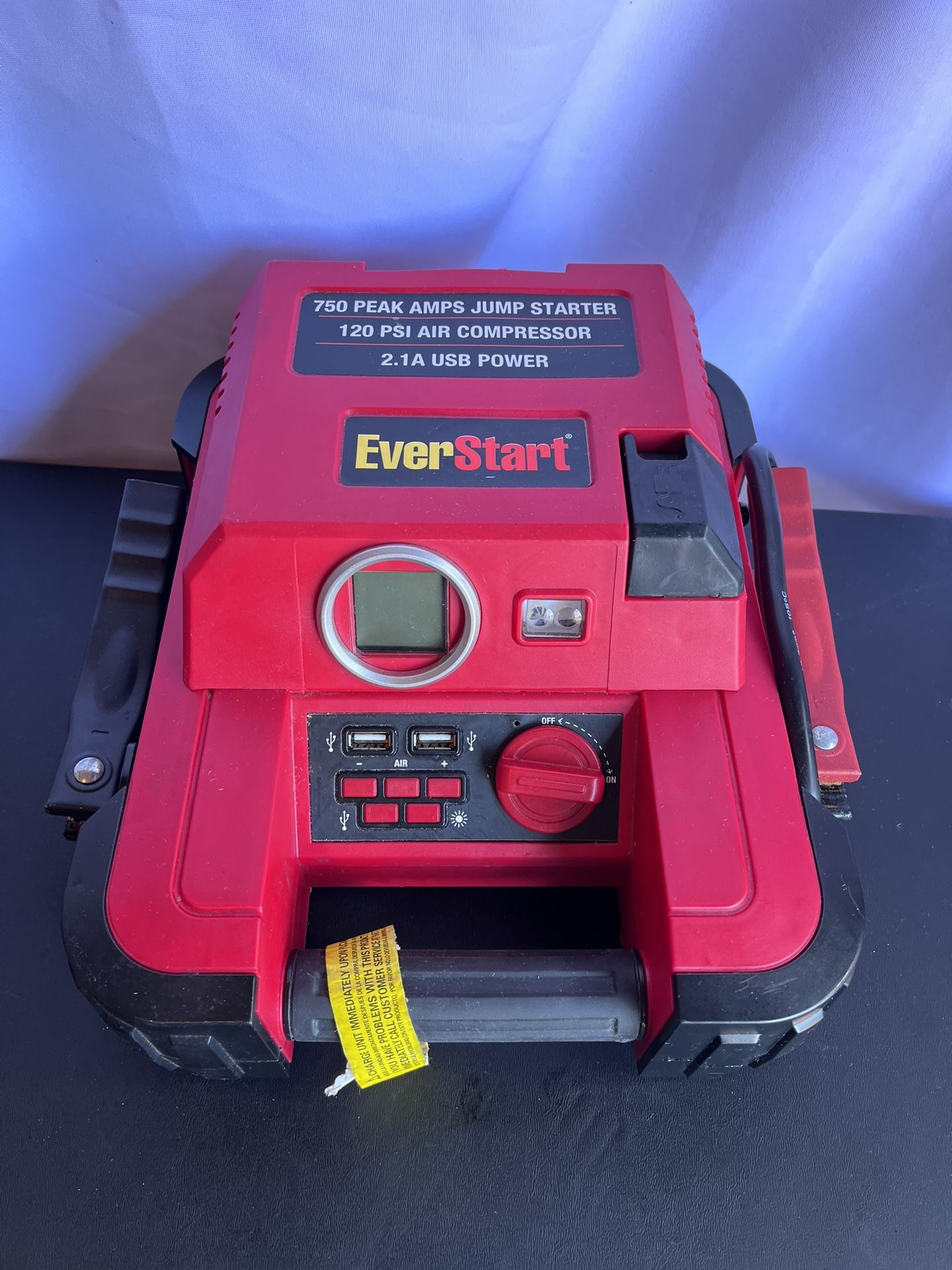 EverStart 750 Peak Amps Jump Starter 120 PSI Air Compressor 2.1A USB Power
