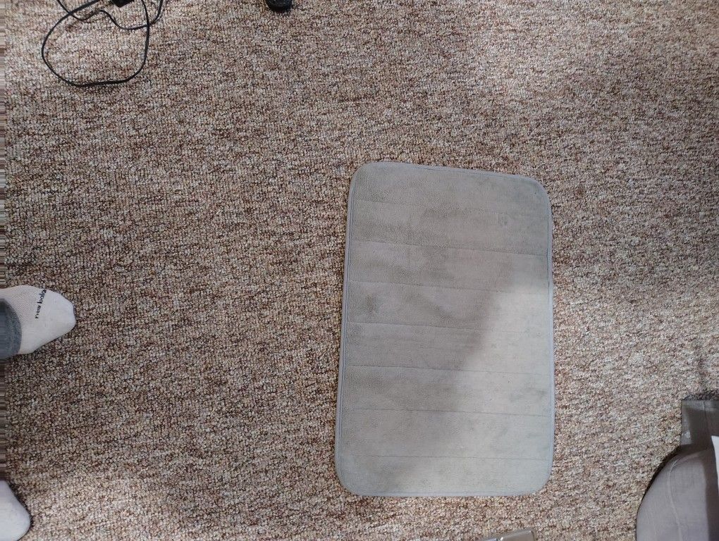 Bathmat Gray In Color