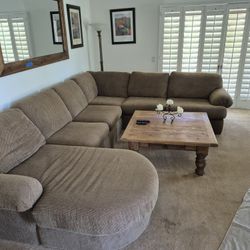 Couches / Coffee table 